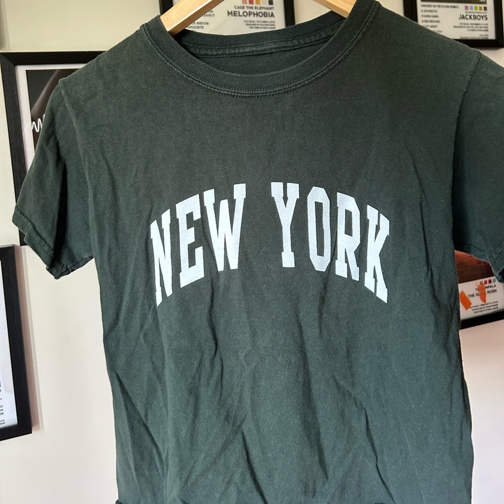 💚Brandy Melville New York Top💚